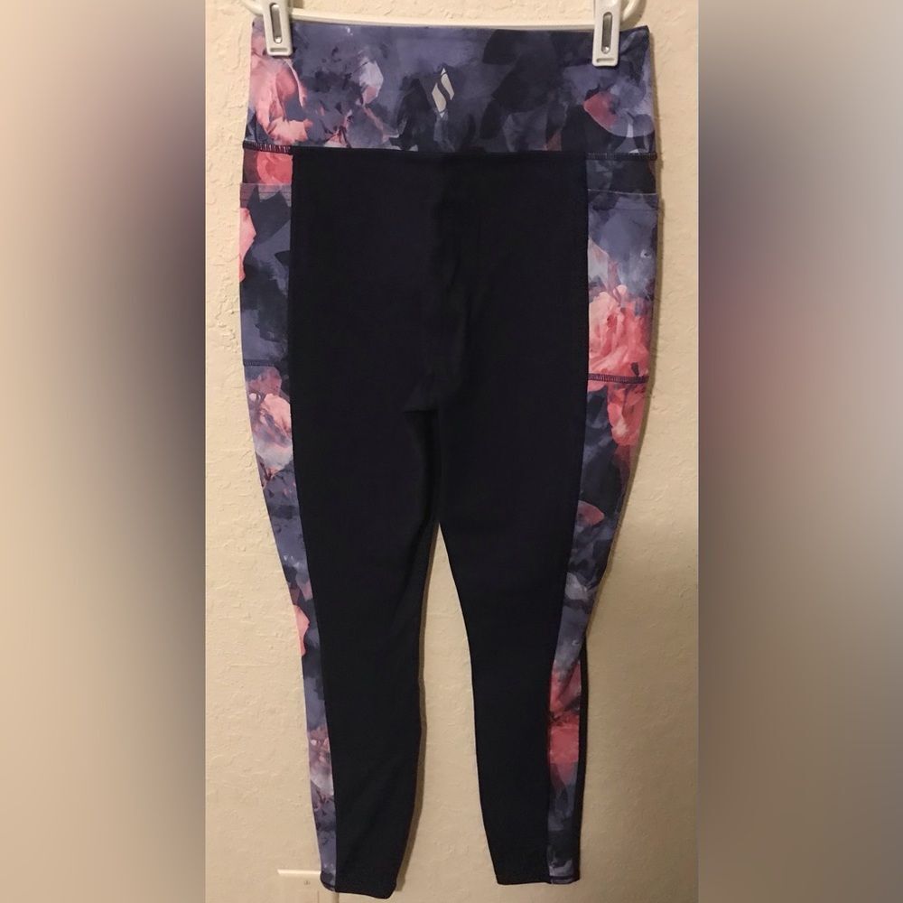 2 Pair Skechers Women’s Leggings with Pockets - Picture 6 of 6